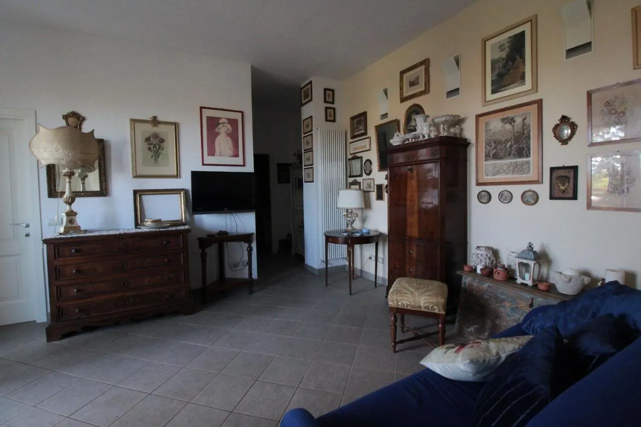 La Villa Dei Fiori San Rocco a Pilli 0*,